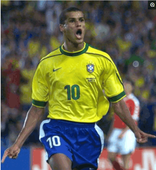 守球员试图 守球员试图